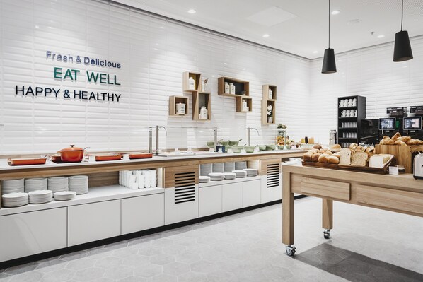 Desayuno buffet diario (EUR 21.50 por persona)