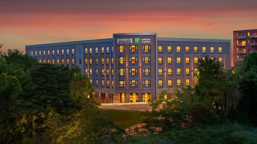 Holiday Inn Express Boston South - Quincy by IHG