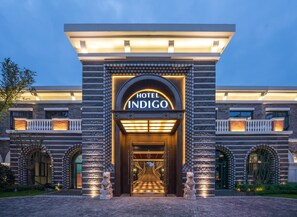 Exterior - Hotel Indigo Heilong Lake by IHG (Meishan)