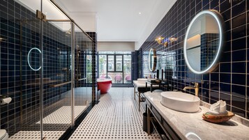 Suite | Bathroom | Separate tub and shower, bathrobes, slippers, towels