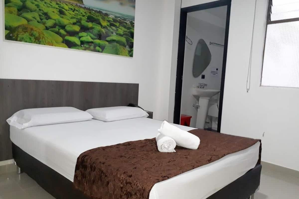 Standard Room, 1 Double Bed | 1 bedroom, premium bedding, soundproofing, free WiFi