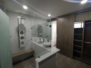Premium bedding, soundproofing, free WiFi - Hotel Jardin de Laureles (Medellín)