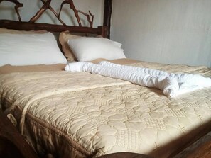 Design Cottage | Minibar, desk, soundproofing, iron/ironing board - Ruhija Community Rest Camp (Bwindi)