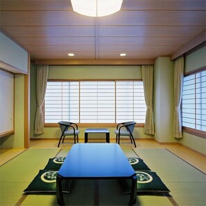 Interior - Izumatsuzaki Sou (Matsuzaki)