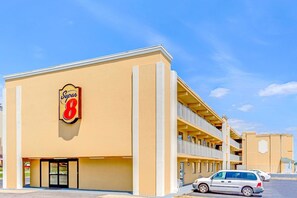 Exterior - super 8 by wyndham indianapolis west (Indianapolis)