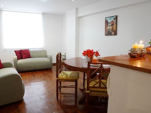 Appartement Sénior | Coffre-fort, décor unique, ameublement unique