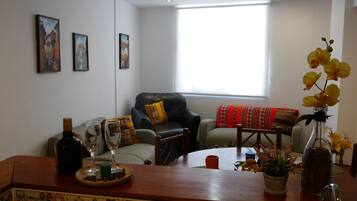 1 bedroom, in-room safe, individually decorated, individually furnished