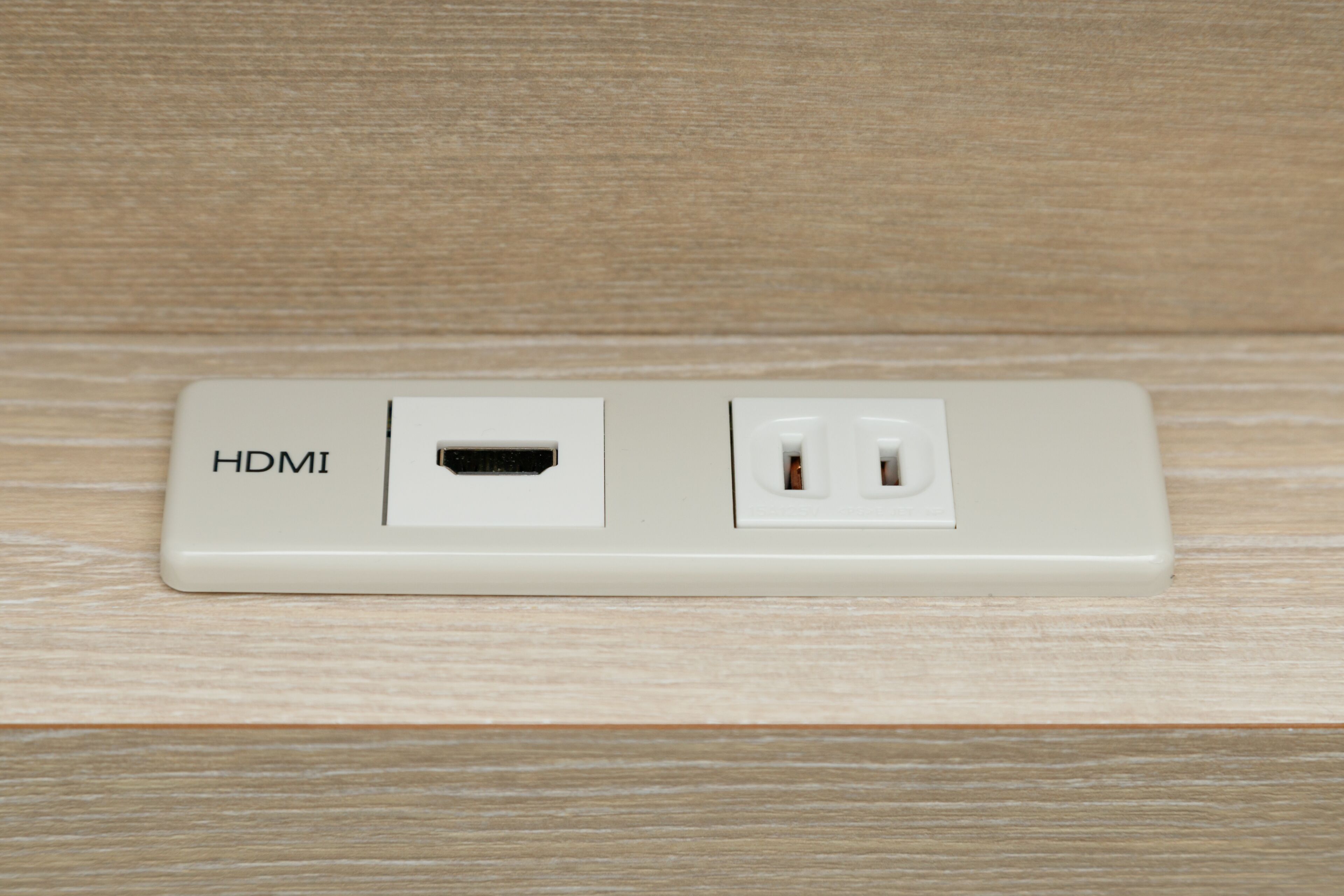 combined shower/bathtub, free toiletries, hair dryer, slippers