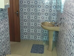 샤워 시설, 무료 세면용품, 헤어드라이어, 타월