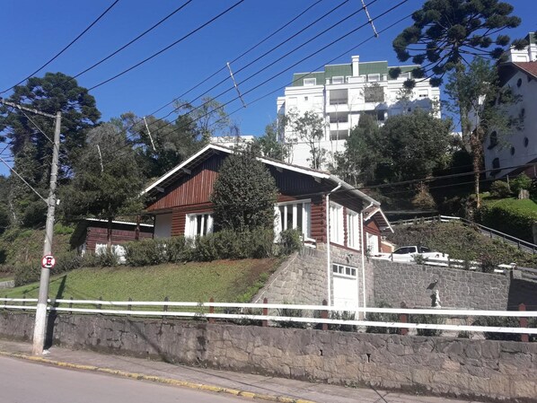 숙박 시설 정면