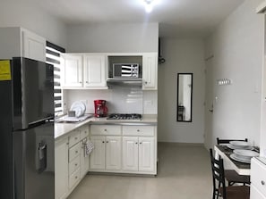 Departamento 1 | Cozinha compartilhada | Geladeira, micro-ondas, torradeira, panela elétrica de arroz