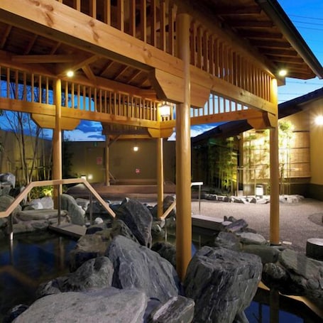 Spa. Phoenix Hotel