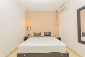 1 habitación, tabla de planchar con plancha, wifi gratis y ropa de cama