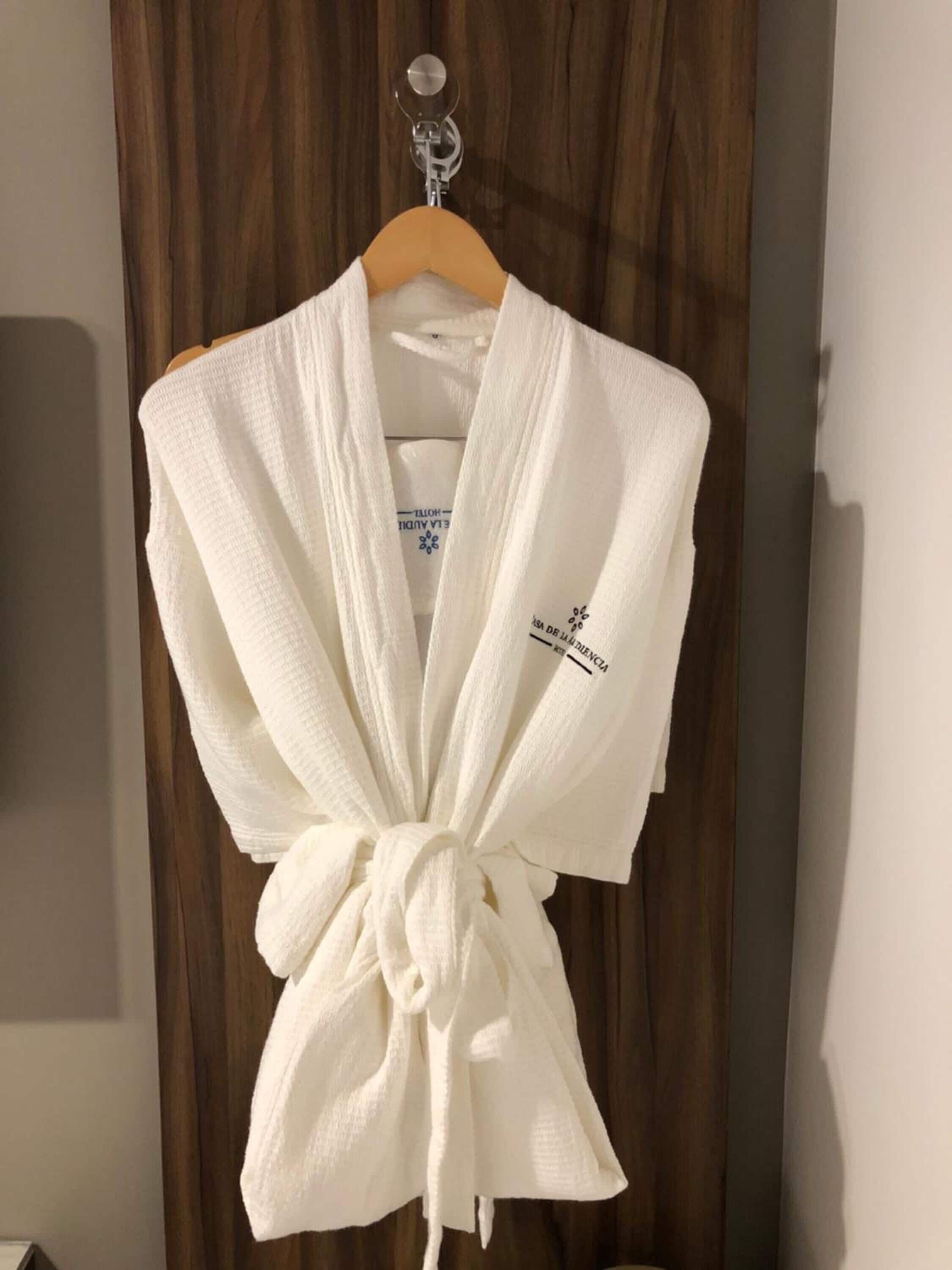 shower, rainfall showerhead, free toiletries, hair dryer