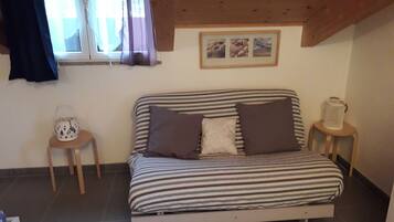 Premium Room, 1 Bedroom, Private Bathroom, Partial Sea View | Premium bedding, individually decorated, individually furnished, desk