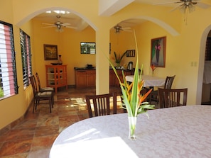 Petit déjeuner continental compris tous les jours