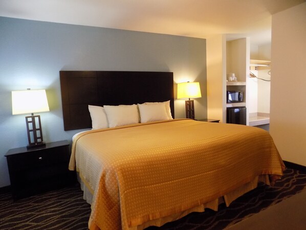 Cortinas blackout, wifi gratis y ropa de cama