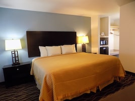 Cortinas blackout, wifi gratis y ropa de cama