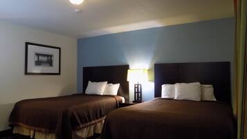 Cortinas blackout, wifi gratis y ropa de cama