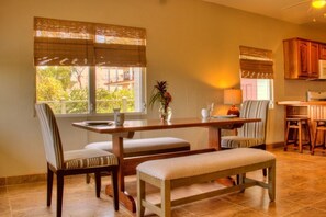 Café da manhã (USD 12 por pessoa)