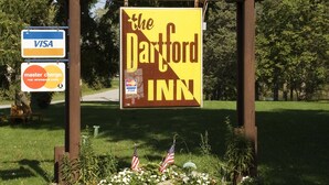 Unclassified image, 4 of 16, button - Dartford Inn (Green Lake)