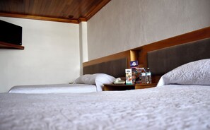 熨斗/熨板、免费 WiFi、床单