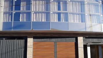 Mặt tiền nơi lưu trú