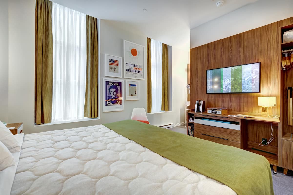Standard Room | Hypo-allergenic bedding, memory-foam beds, minibar, in-room safe