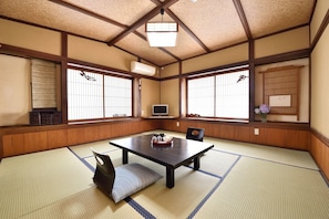 Japanese Style Room for 4 Guests with Private Toilet | Free WiFi