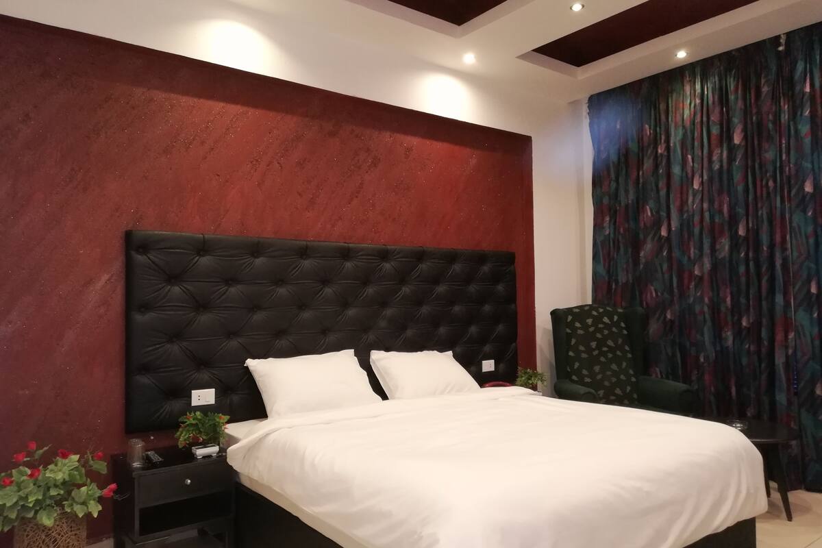 Free WiFi, bed sheets