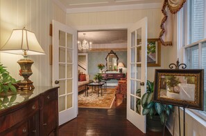 Interior entrance - The Kenwood Inn (St. Augustine)