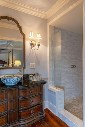 Blue Porcelain, Room 8 | Bathroom sink