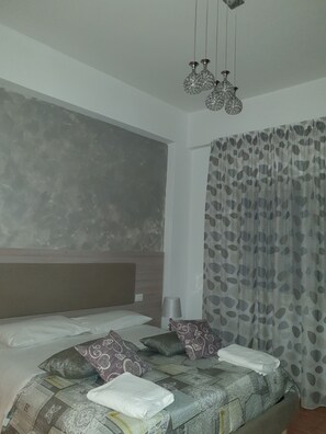Comfort Triple Room, 2 Bedrooms, Connecting Rooms | Premium bedding, memory foam beds, free minibar, desk - Beauty house (Reggio Calabria)