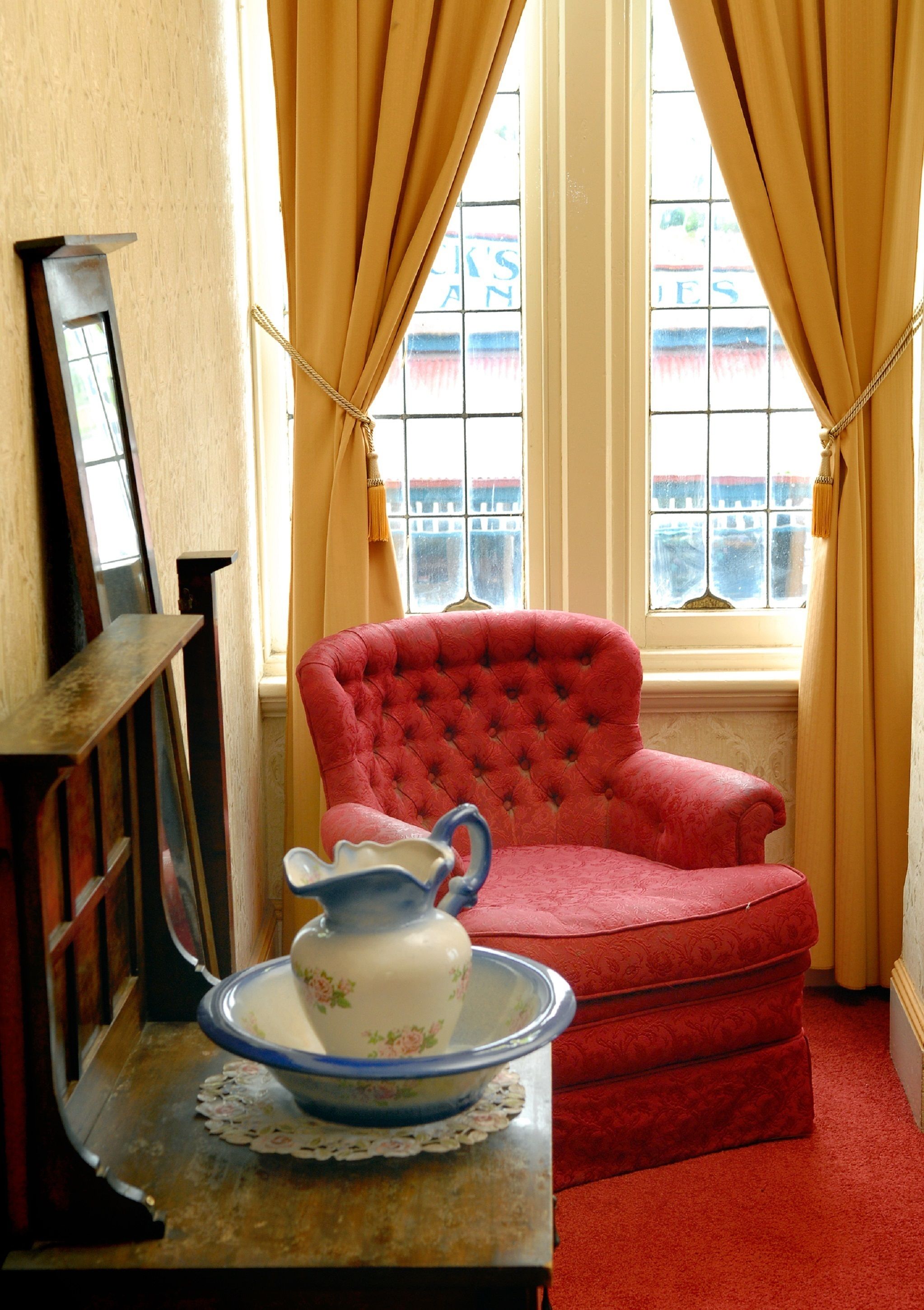 king room | 1 bedroom, individually decorated, individually furnished, free wifi