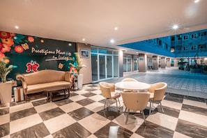 Interior - OYO Flagship 728 Baileys Apartment (South Tangerang)