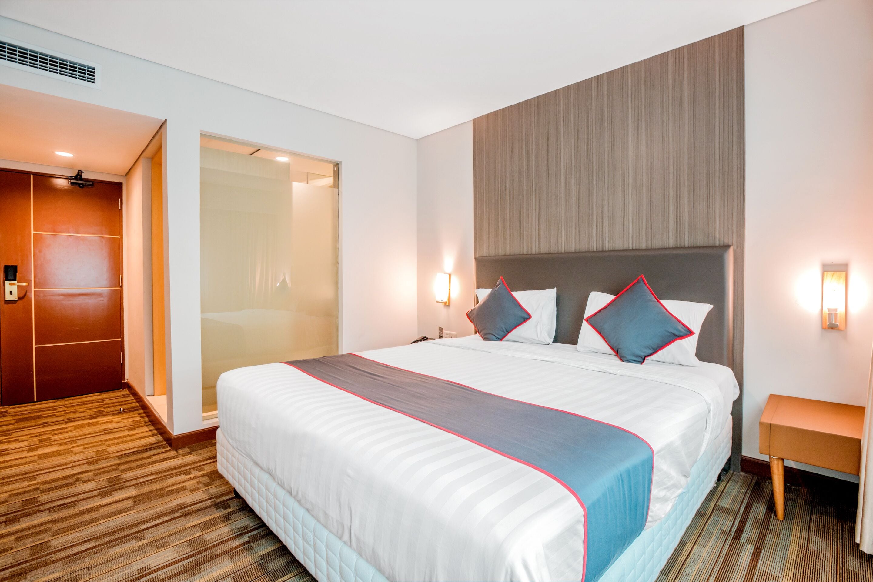 Desk, free WiFi, bed sheets