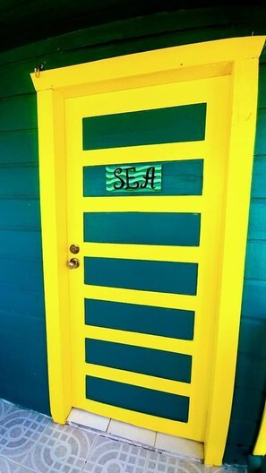 Deluxe Double Room, 1 Queen Bed, Courtyard View (Sea)