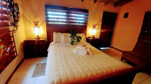 Deluxe Double Room, 1 Queen Bed, Courtyard View (Sunshine)