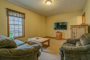 Smart TV, fireplace, table football, ping pong