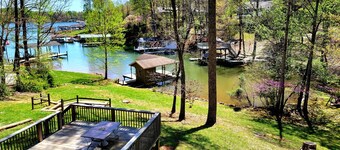 Almost Heaven-Gameroom, built-in fire pit, and dog friendly