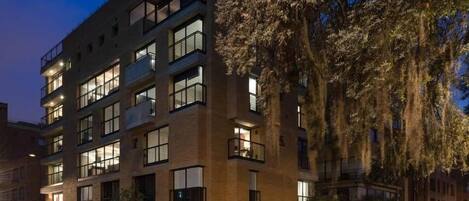 المنشأة من الخارج