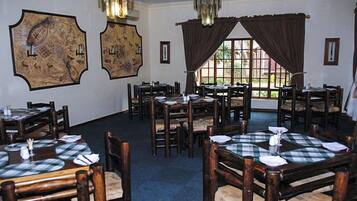 Daily continental breakfast (ZAR 90 per person)