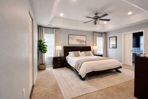 4 habitaciones, caja de seguridad en la habitación y escritorio 