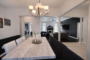 Interior - Beautiful 4bd 2bath House w/pool close to CLT (Charlotte)