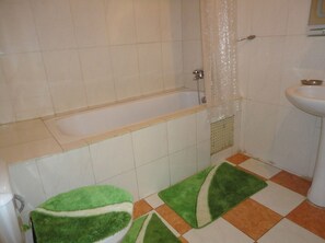 Bathroom - Stay.plus Apartment Mamelles Phare (Dakar)