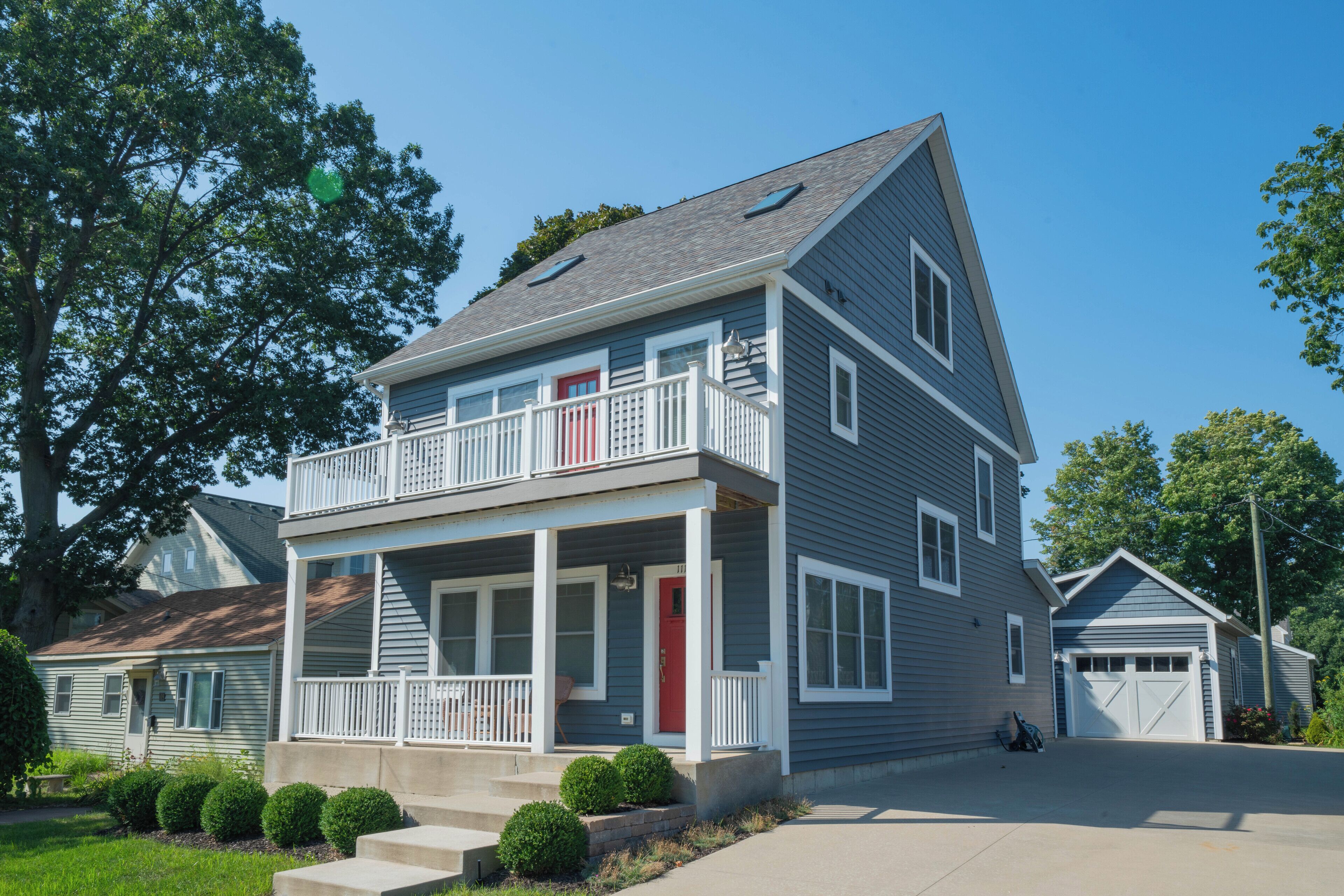 5 Bedroom w/Ping Pong & Fire Pit Table - 1/4 Block to Kid's Corner