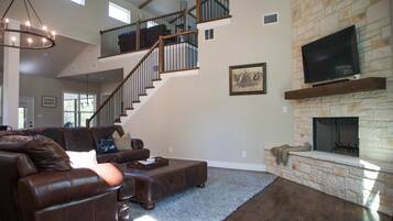 TV connectée, cheminée