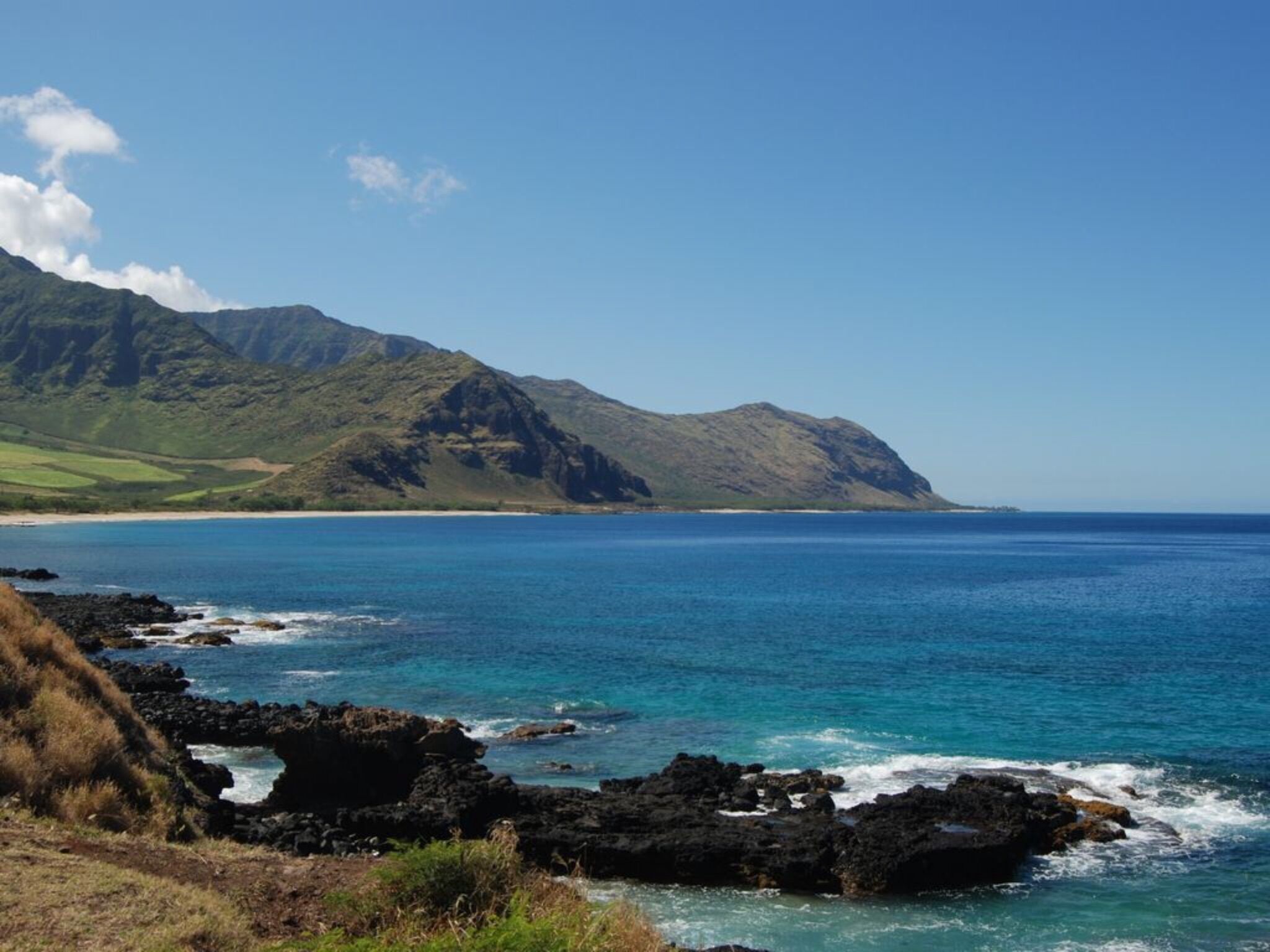 Beach nearby, sun loungers, beach towels