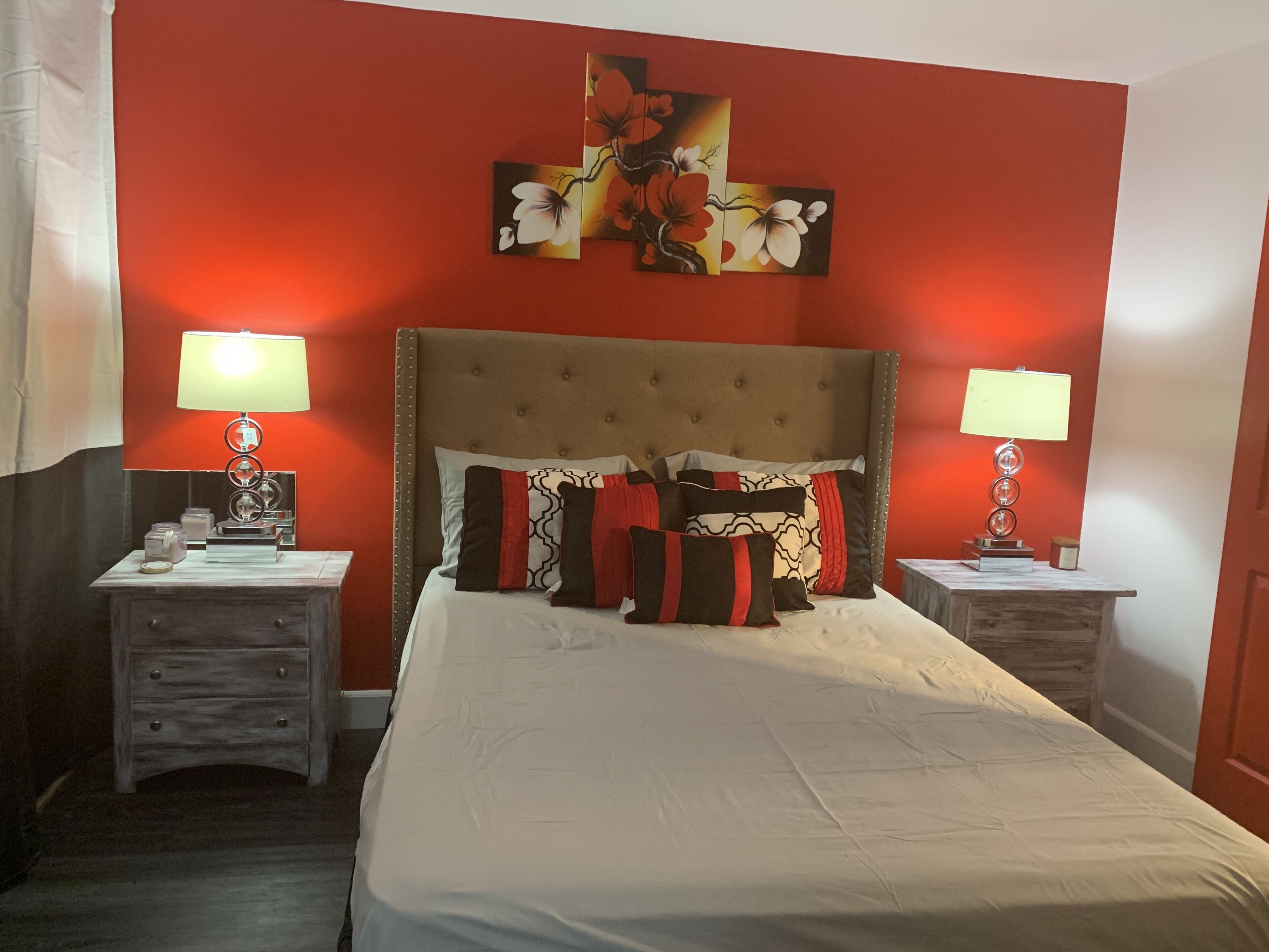 2 bedrooms, in-room safe, desk, iron/ironing board