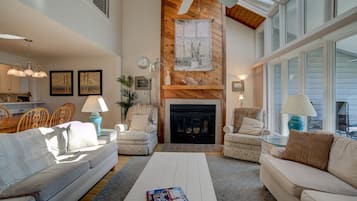 Télévision, table de tennis de table